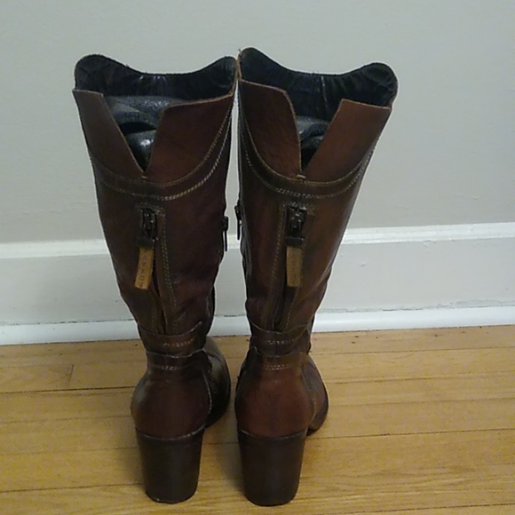 Pakros Brown Leather Boots - Picture 4 of 16